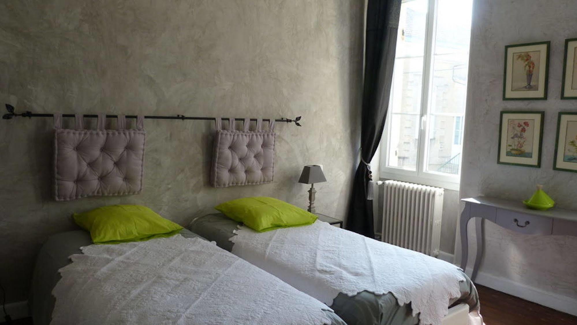 Bed and Breakfast Domaine Des Deux Cedres Gauriac Exterior foto